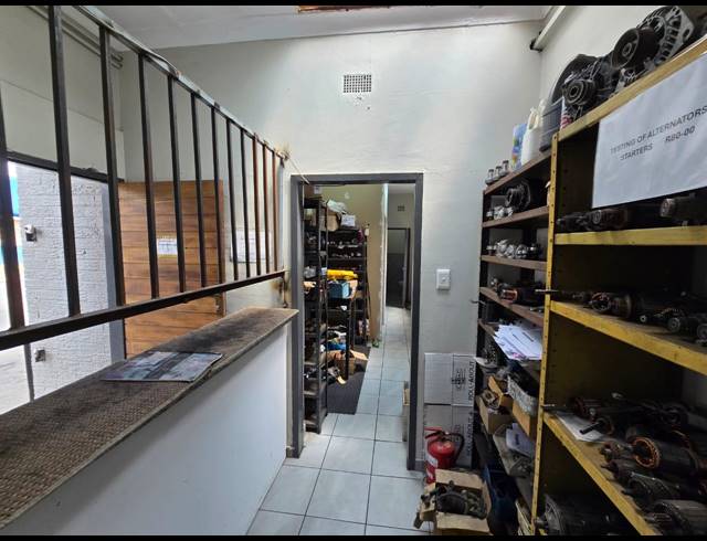 143M² WAREHOUSE TO LET IN BENROSE